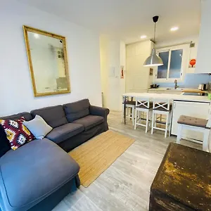 modern-apartment-in-central-romantic-quarter.basquecountryhotels.org/